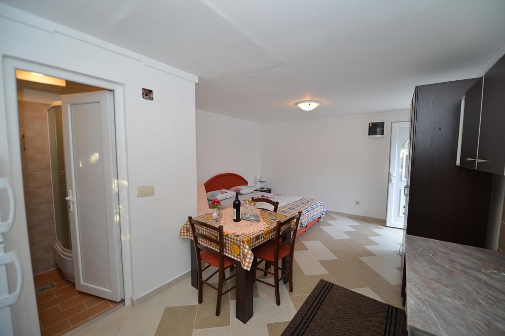 Apartments Simonovic Тиват Экстерьер фото